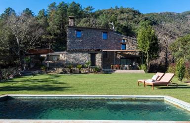 Estudio sobre equipamientos de la piscina residencial en España 2023